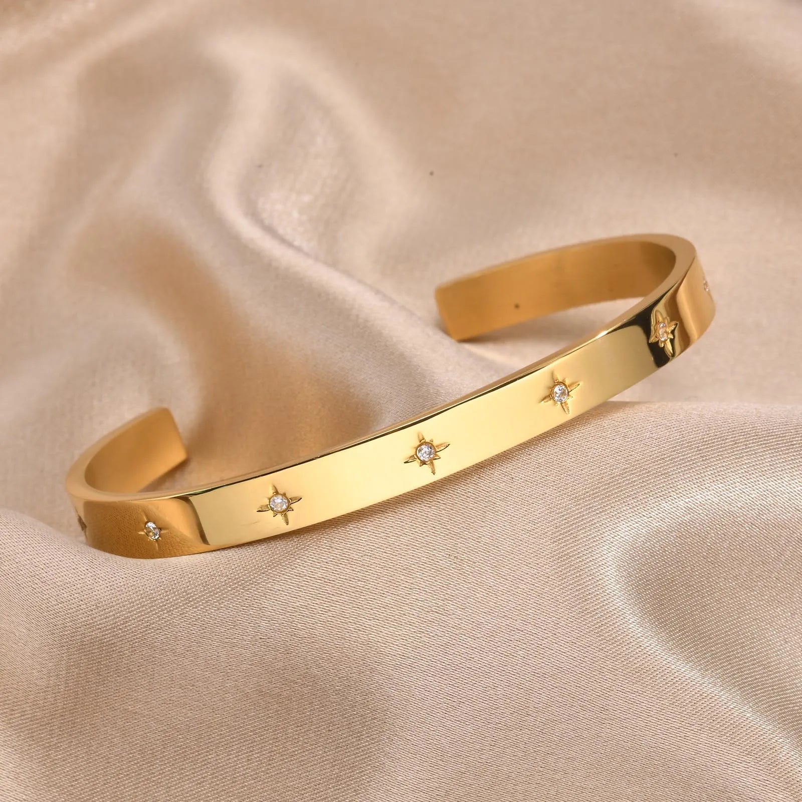 Bracelet Femme Élégant – Jonc Luxe Doré avec Zircon ✨💎