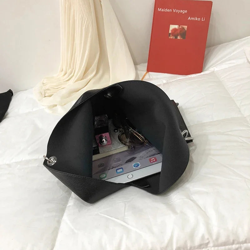 ✨ Le sac parfait pour les femmes élégantes !


✔ Grande